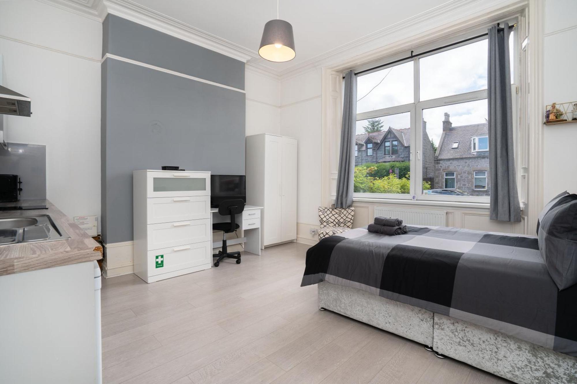 Cosy Fully Equipped Studio 2, Close To University Apartment Aberdeen Exterior photo